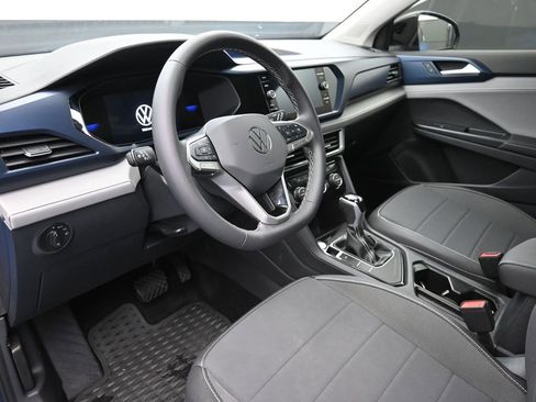 Used 2024 Volkswagen Taos SE w/ Panoramic Sunroof Package image 18