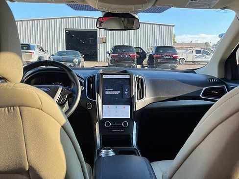 Used 2023 Ford Edge SE image 11