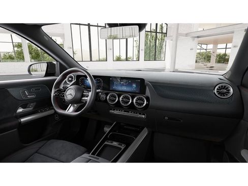 New 2026 Mercedes-Benz GLA 250 4MATIC image 6