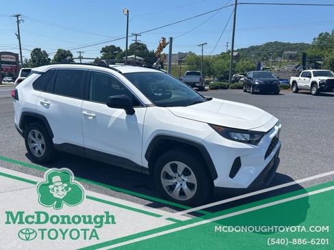 Used 2021 Toyota RAV4 LE AWD/4WD image 5