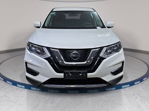 Used 2017 Nissan Rogue S image 3