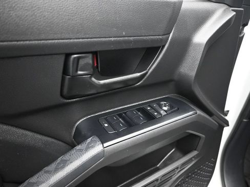 Used 2025 Toyota Tacoma SR5 AWD/4WD image 10