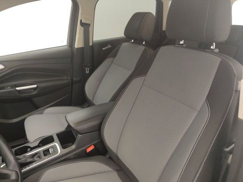 Used 2017 Ford Escape SE w/ Equipment Group 201A FWD image 17
