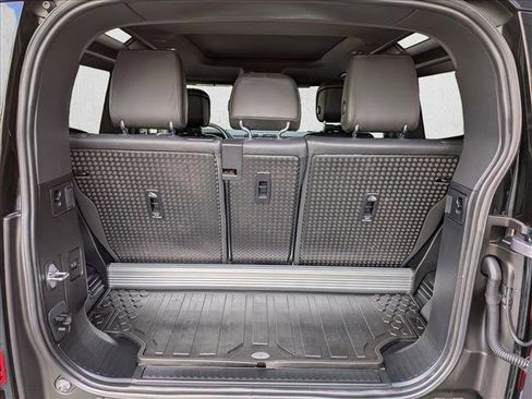 Certified 2023 Land Rover Defender 90 X-Dynamic SE image 6
