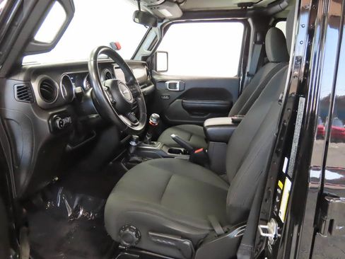 Used 2021 Jeep Gladiator Sport AWD/4WD image 16