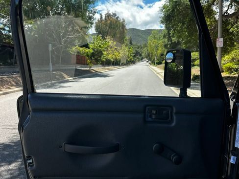 Used 1997 Jeep Wrangler SE AWD/4WD image 24