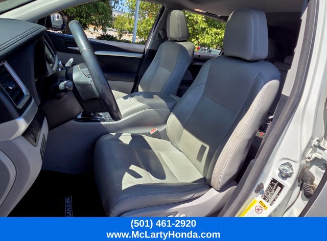 Used 2018 Toyota Highlander XLE FWD image 7
