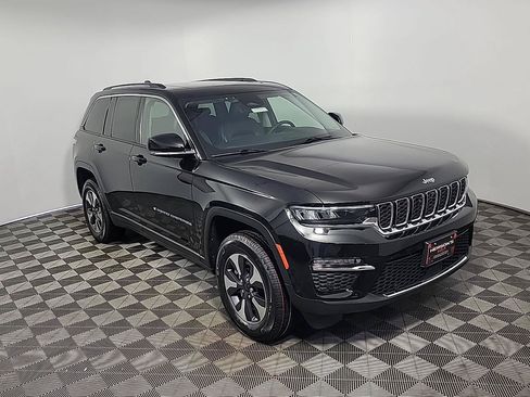 Used 2022 Jeep Grand Cherokee Limited 4xe w/ Luxury Tech Group II AWD/4WD image 2