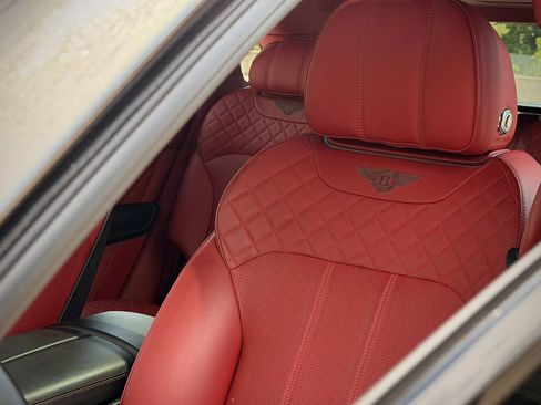 Used 2019 Bentley Bentayga AWD/4WD image 10