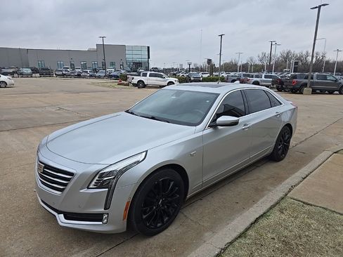 Used 2018 Cadillac CT6 Luxury image 3