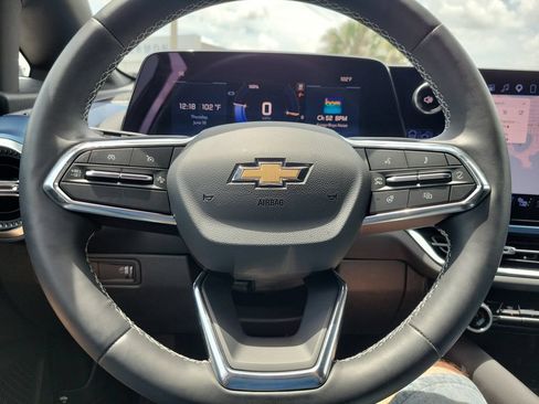Used 2025 Chevrolet Equinox EV LT w/ Convenience Package II FWD image 18