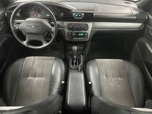 Used 2004 Chrysler Sebring LXi FWD image 2