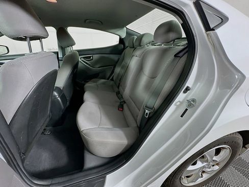 Used 2015 Hyundai Elantra SE FWD image 29