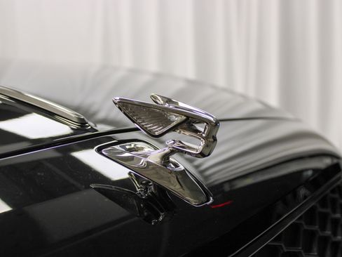 New 2025 Bentley Flying Spur Plug-In Hybrid image 9