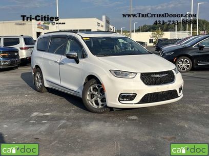 Used 2023 Chrysler Pacifica Limited