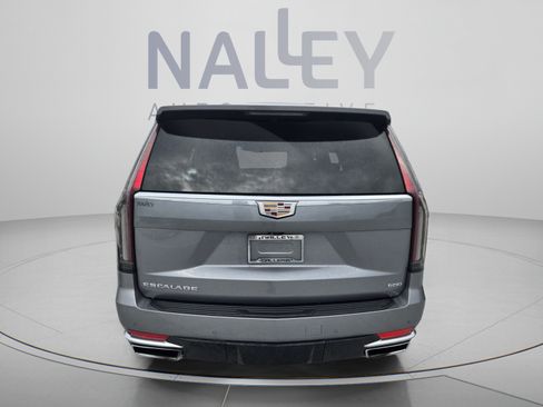 Used 2021 Cadillac Escalade Premium Luxury AWD/4WD image 4
