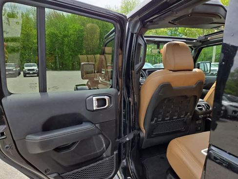Used 2023 Jeep Wrangler Unlimited Rubicon 4xe w/ Steel Bumper Group AWD/4WD image 27