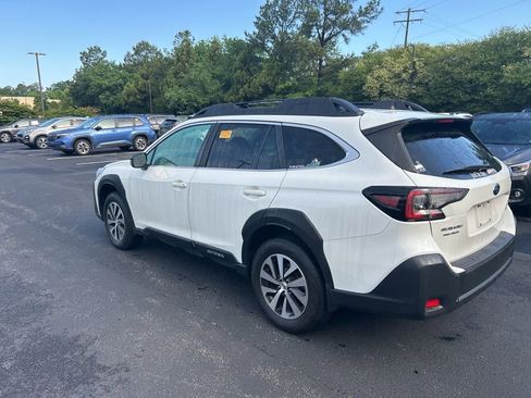 Certified 2023 Subaru Outback Premium AWD/4WD image 6