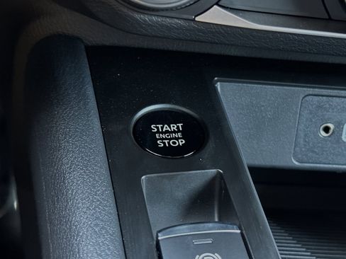 Certified 2025 Nissan Kicks S image 35