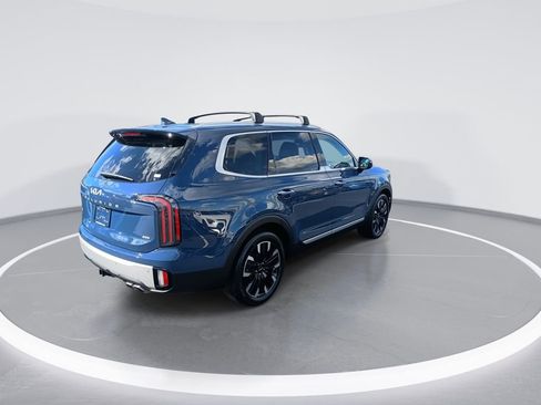 Used 2024 Kia Telluride SX Prestige w/ Towing Package image 8