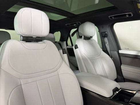 New 2026 Land Rover Range Rover Sport SE AWD/4WD image 32