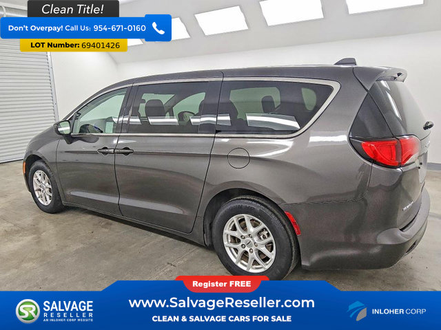 Used 2022 Chrysler Voyager LX FWD image 3