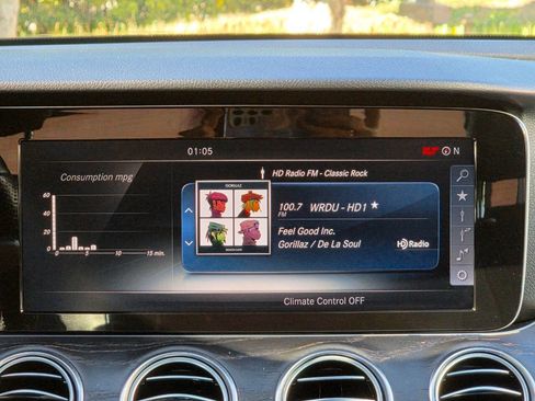 Used 2017 Mercedes-Benz E 300 image 24