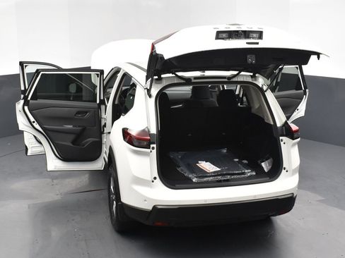 New 2026 Nissan Rogue S image 30