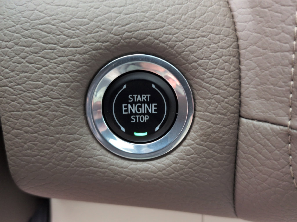 Used 2023 GMC Yukon Denali w/ Denali Reserve Package AWD/4WD image 18