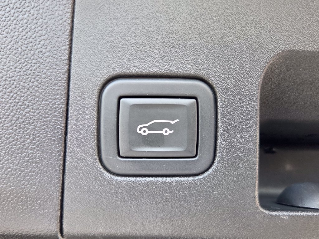 Used 2024 Cadillac XT5 Premium Luxury w/ Technology Package AWD/4WD image 33