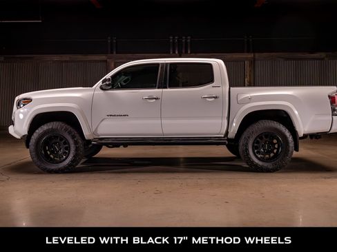 Used 2017 Toyota Tacoma Limited w/ Tow Package AWD/4WD image 5