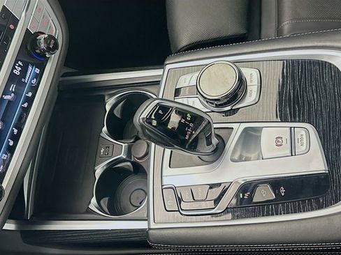Used 2020 BMW 740i w/ M Sport Package image 17
