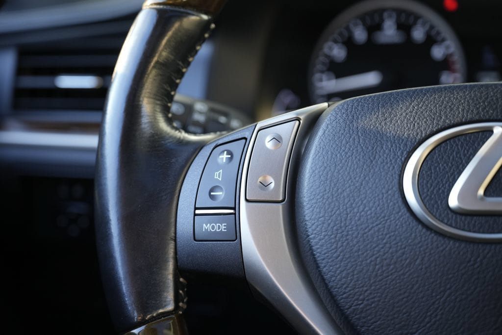 Used 2015 Lexus ES 350 w/ Ultra Luxury Package FWD image 47