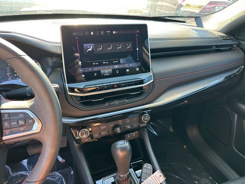 Used 2024 Jeep Compass Trailhawk image 28