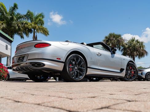 Used 2023 Bentley Continental GT Mulliner AWD/4WD image 16
