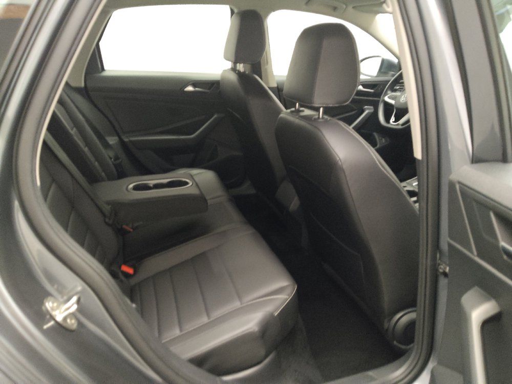 Used 2024 Volkswagen Jetta SE FWD image 19