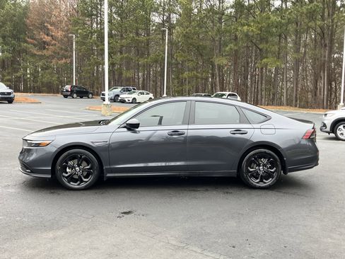 Used 2025 Honda Accord SE image 7