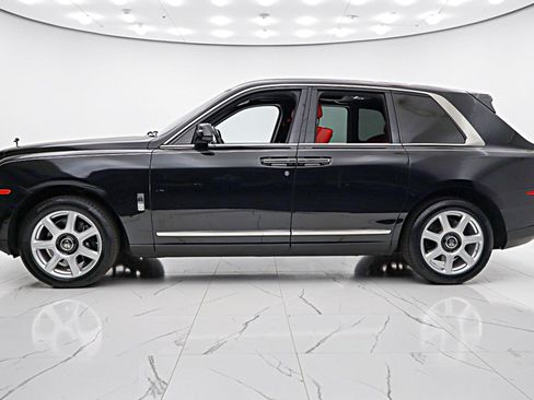 Used 2019 Rolls-Royce Cullinan AWD/4WD image 3