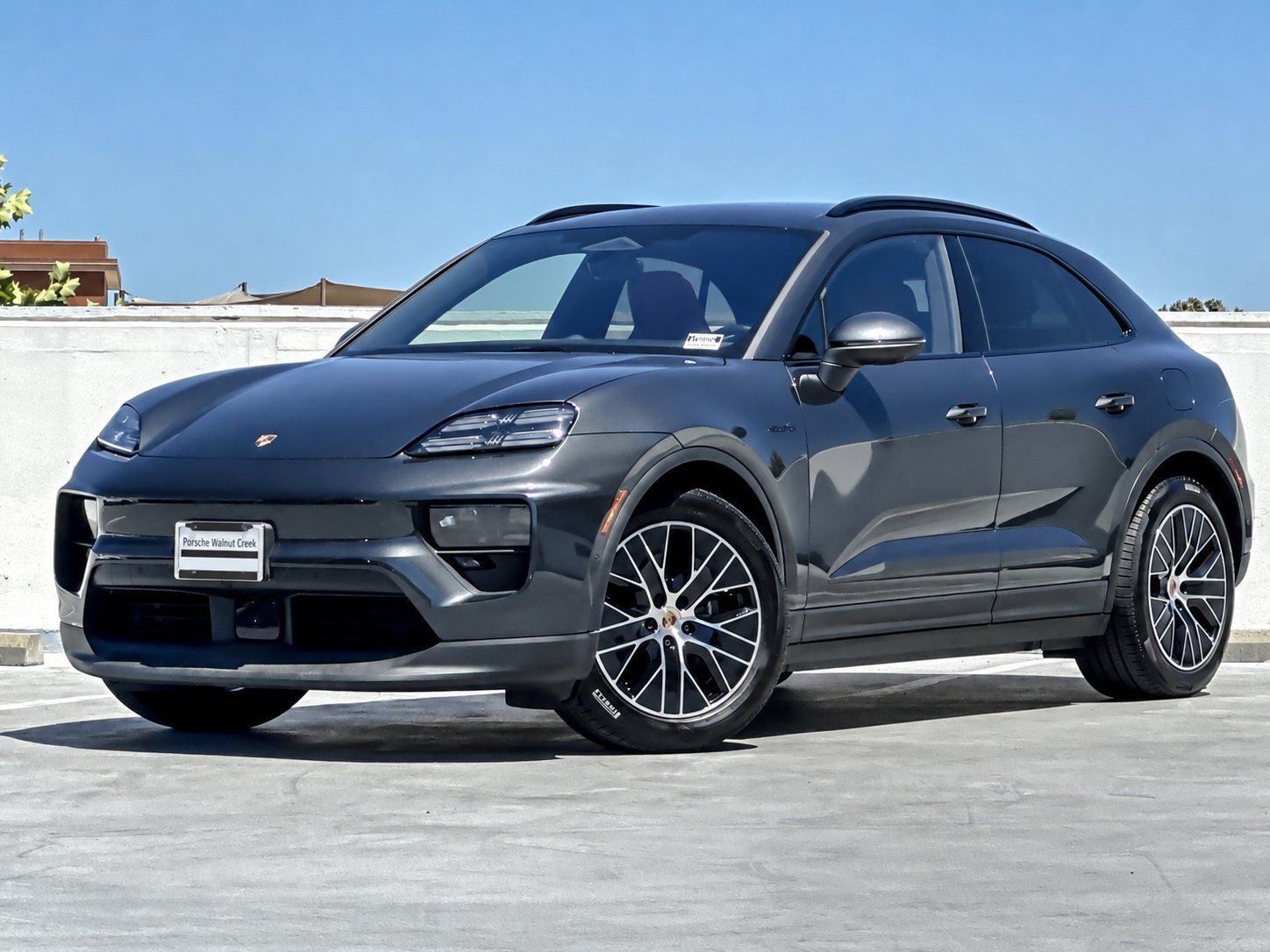 Certified 2025 Porsche Macan 4 Electric AWD/4WD image 1