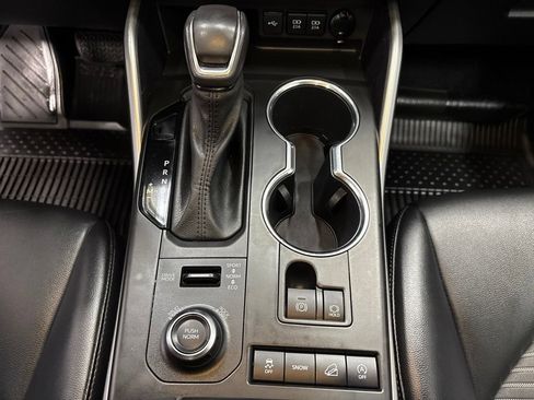 Used 2021 Toyota Highlander XSE AWD/4WD image 17
