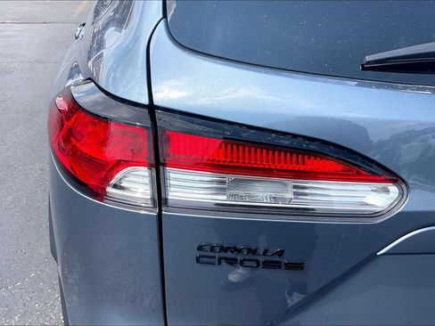 Used 2023 Toyota Corolla Cross LE w/ Moonroof Package AWD/4WD image 29