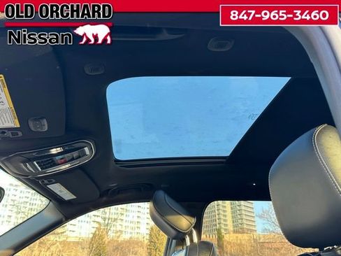 Used 2024 Jeep Grand Cherokee L Limited w/ Black Appearance Package image 16