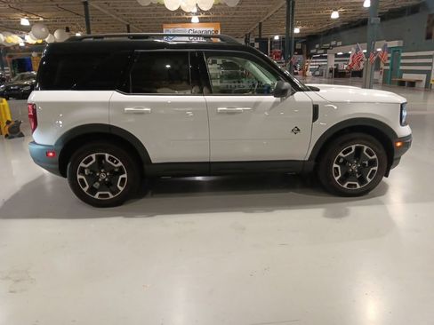 Certified 2023 Ford Bronco Sport Outer Banks w/ Tech Package AWD/4WD image 12