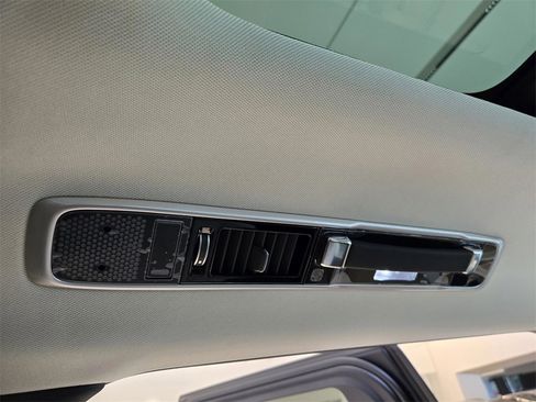 New 2025 Land Rover Range Rover SE image 13