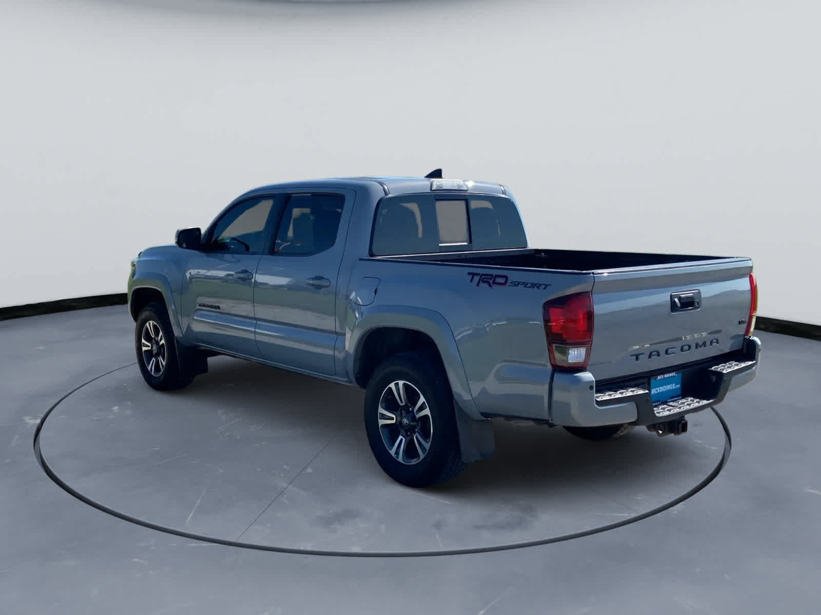 Used 2018 Toyota Tacoma TRD Sport w/ Technology Package RWD image 8