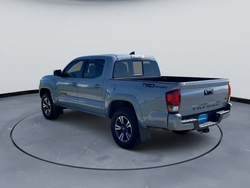 Used 2018 Toyota Tacoma TRD Sport w/ Technology Package RWD image 8