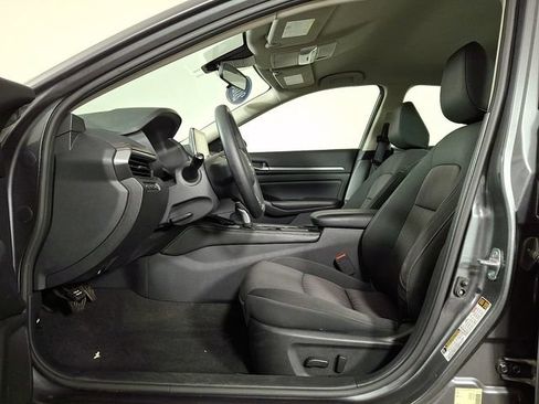 Used 2023 Nissan Altima 2.5 SV FWD image 15