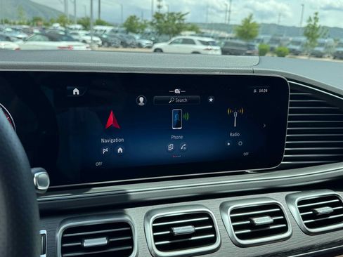 New 2025 Mercedes-Benz GLS 450 4MATIC image 19