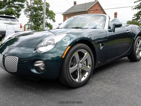 Used 2007 Pontiac Solstice Convertible w/ Premium Package RWD image 14