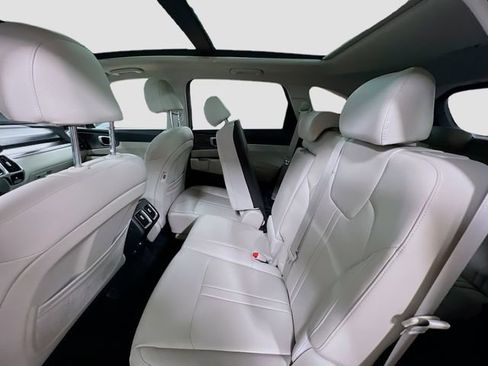 Certified 2021 Kia Sorento S w/ Panoramic Sunroof Package image 24